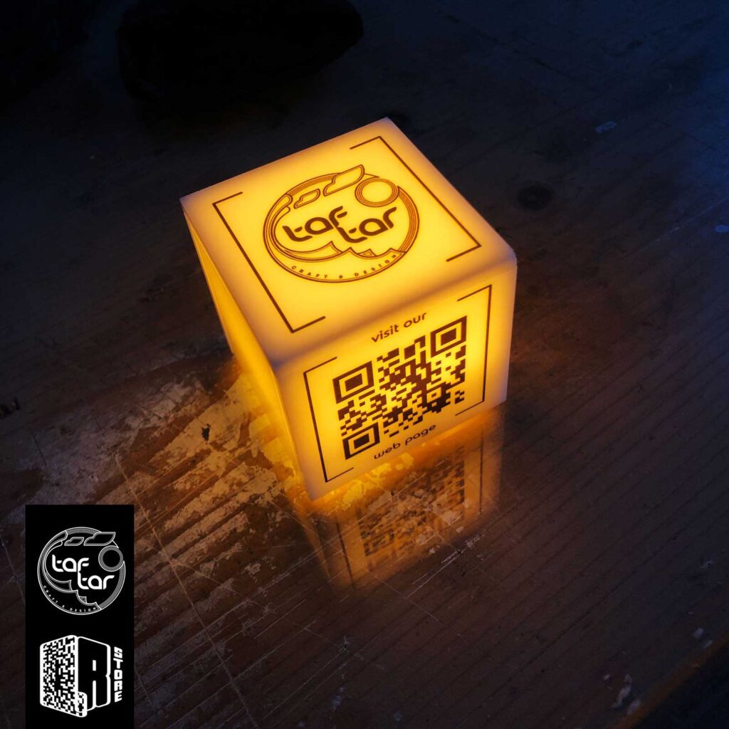 QR-store acrylic cube light