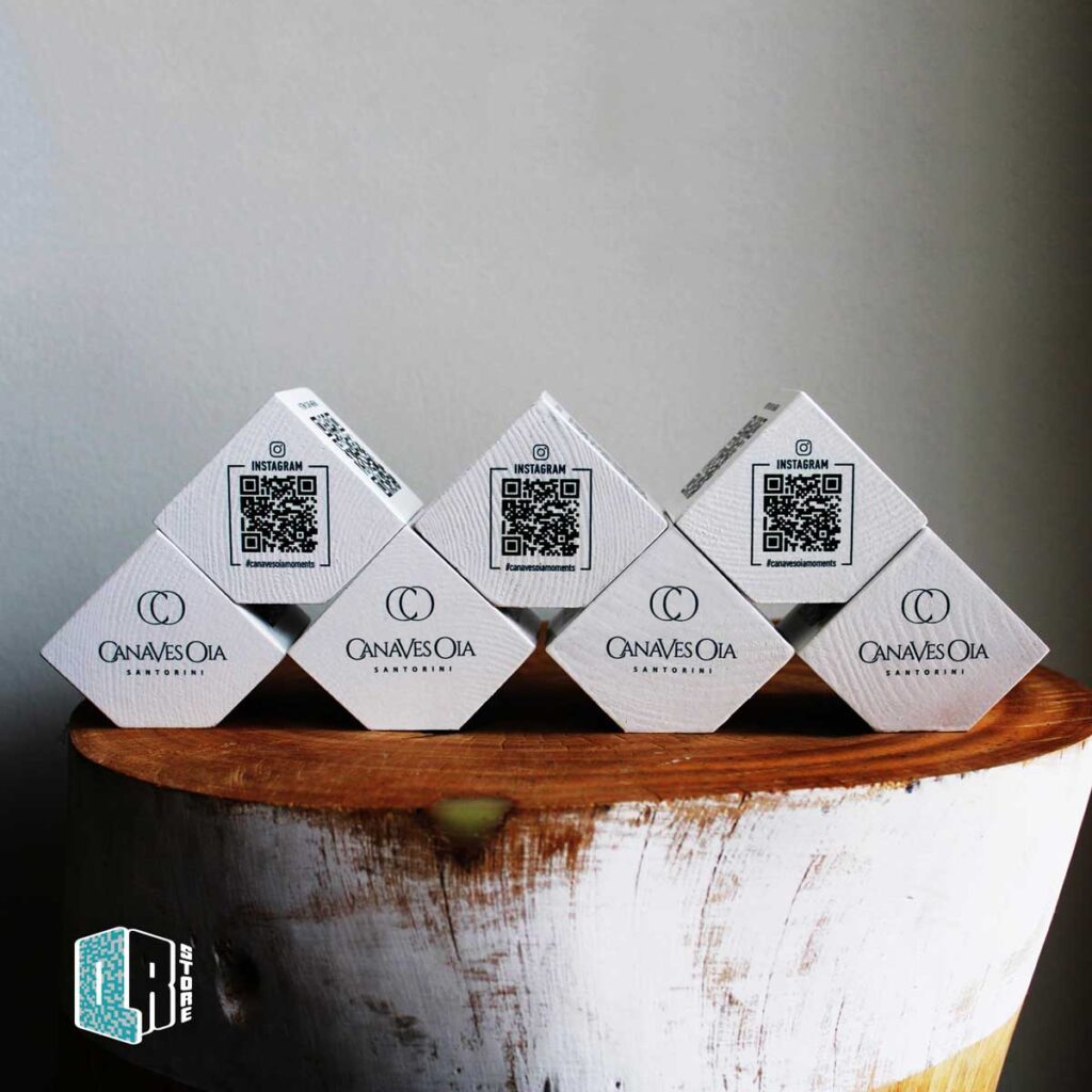 Canaves white wooden QR cube