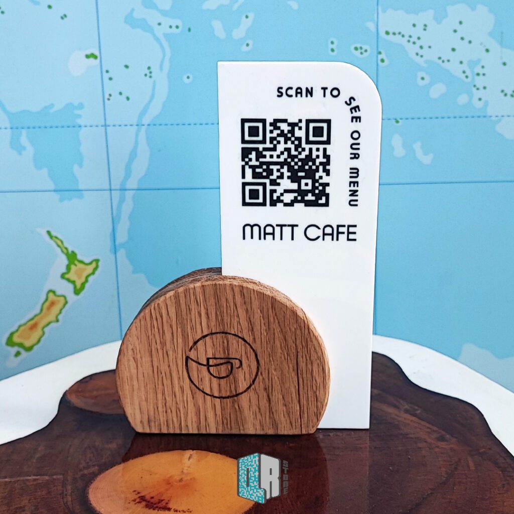 QR-store---Matt Cafe-Wood & plexi