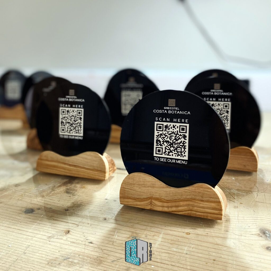 QR-store - custom stand