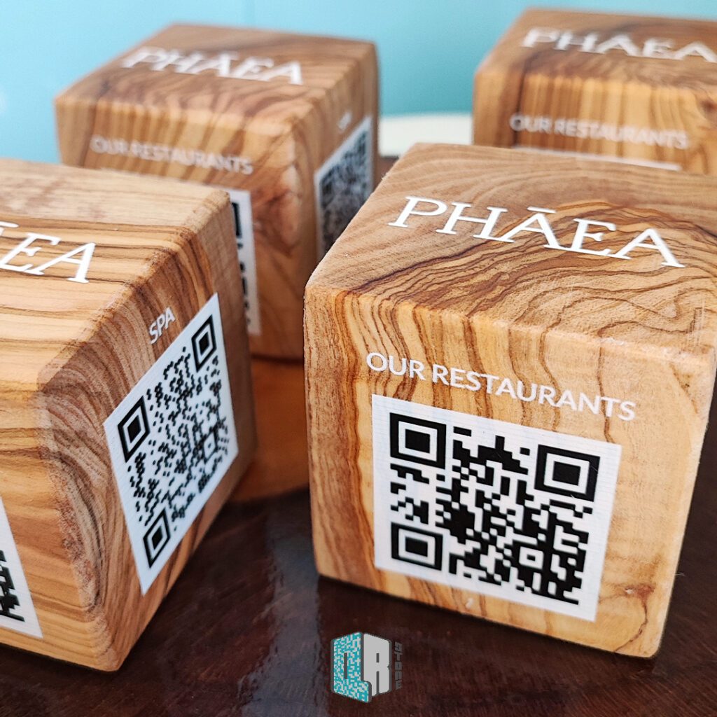 QR-store - olive wood cube Phaea