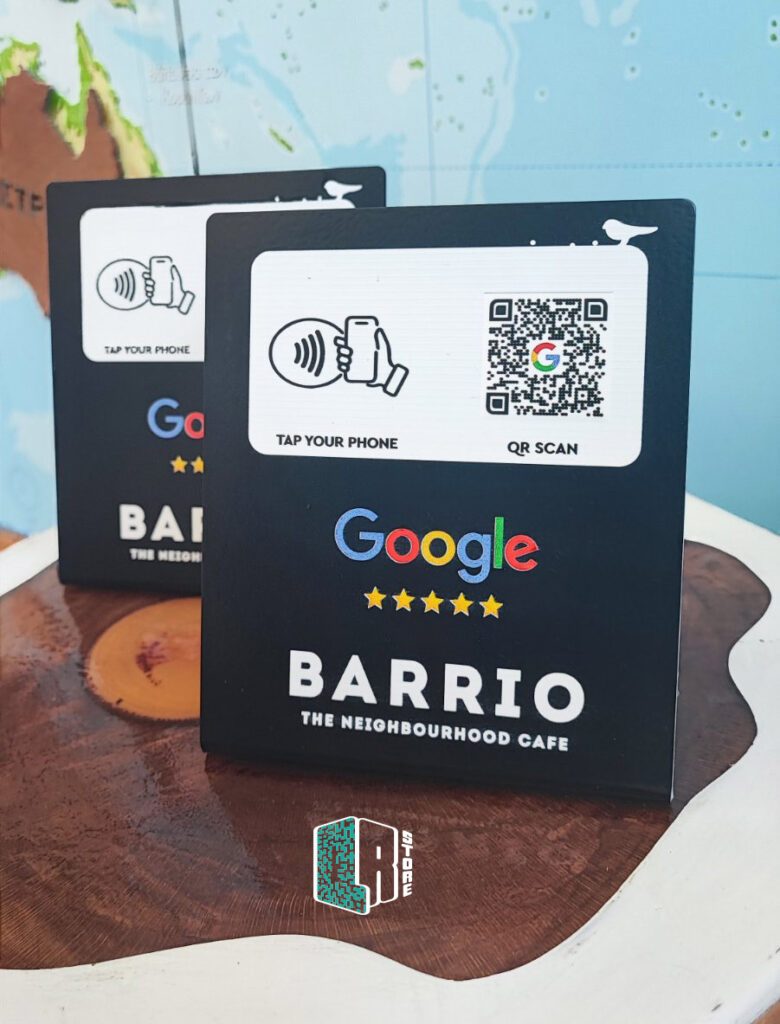 QR-store - QR + NFC stand