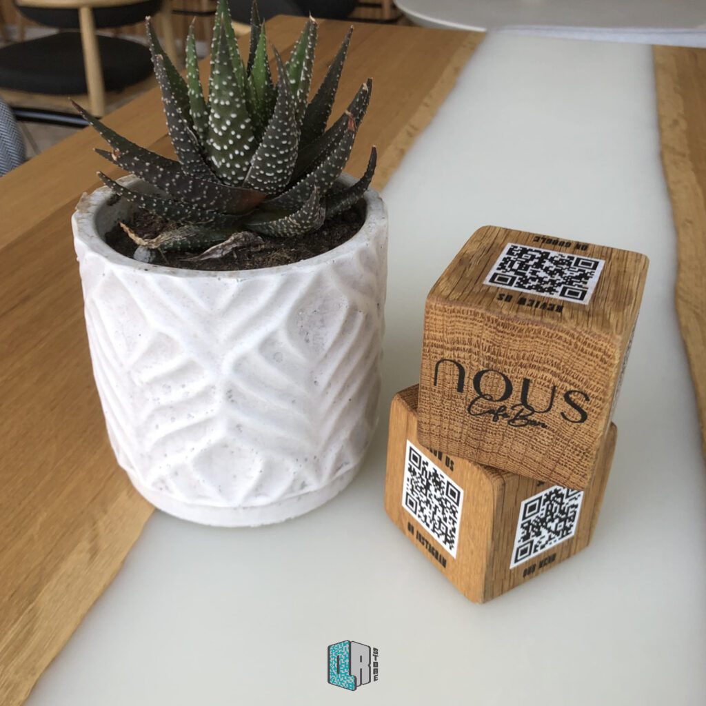 QR-store - Oak tree wood